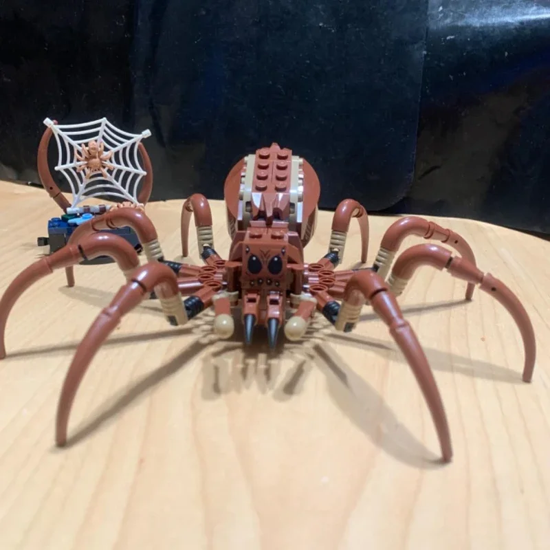 195pcs Biological in The Forbidden Forest - Set with Spiders - Magical Creatures Figurines - 2 Character Minifigures Gift 76434 195pcs Biological in The Forbidden Forest - Set with Spiders - Magical Creatures Figurines - 2 Character Minifigures Gift 76434