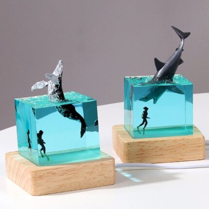 5cm Cube Whale Diver Night Light Decoration Gift Epoxy Resin Ocean Shark Diver Figures Decoration LED Night Light Home Decor