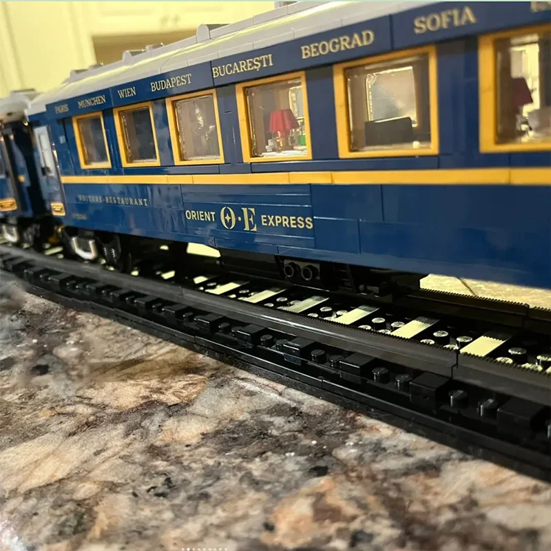Technical City Trains The Orient Express Train Building Blocks Anniversary Luxury Train Brick Model Festival Party Gifts - Image 3