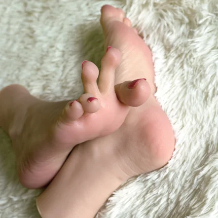 TPE Silicone Female Foot Art Mannequin, Skin Texture Simulation Feet, Shoes Display,Fetish Toy,Shoot Props,Full Positioning